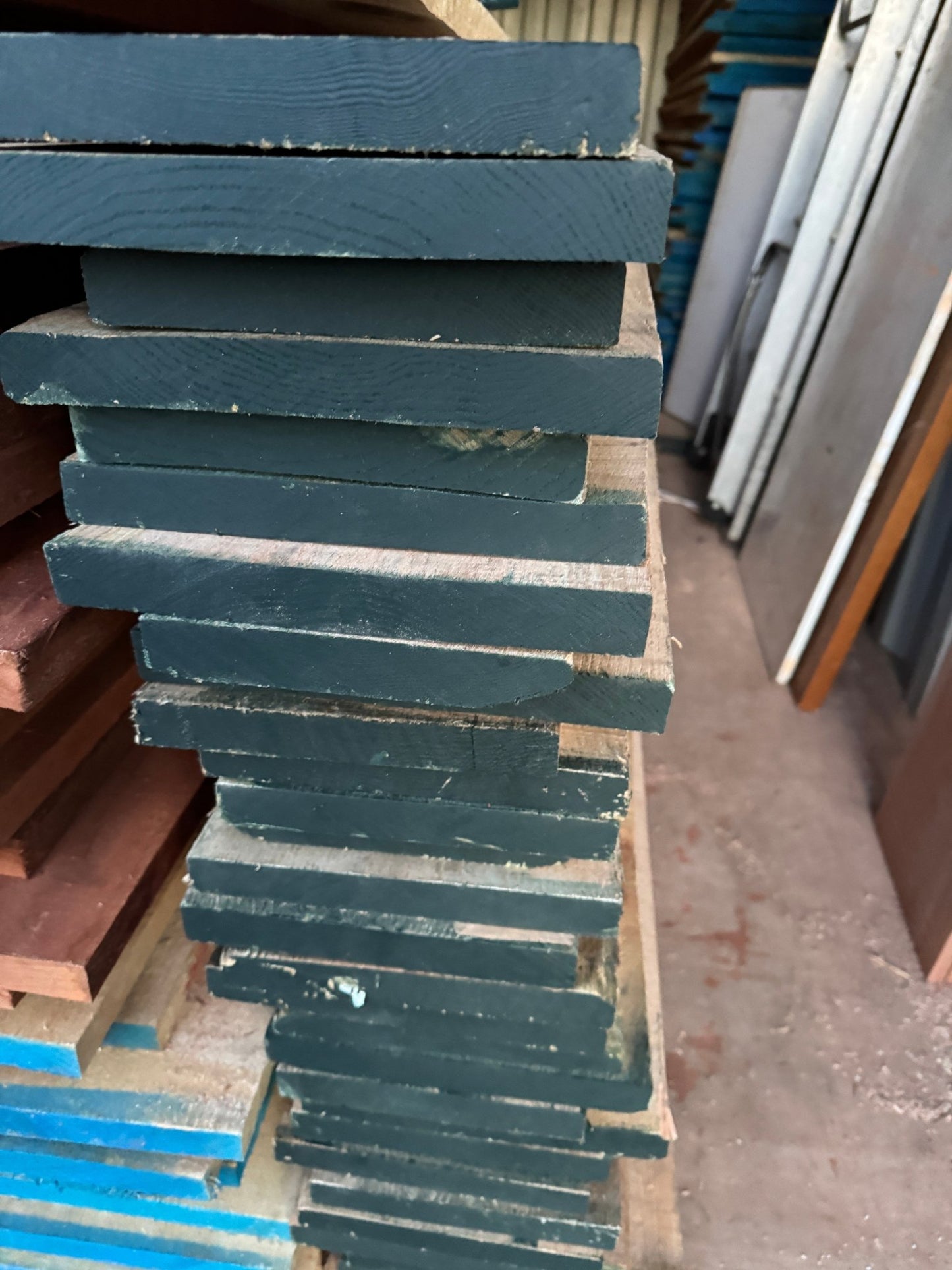 Joinery Solid Oak Kiln Dried Rough Sawn Plank 27mm - Hardwood Yard
