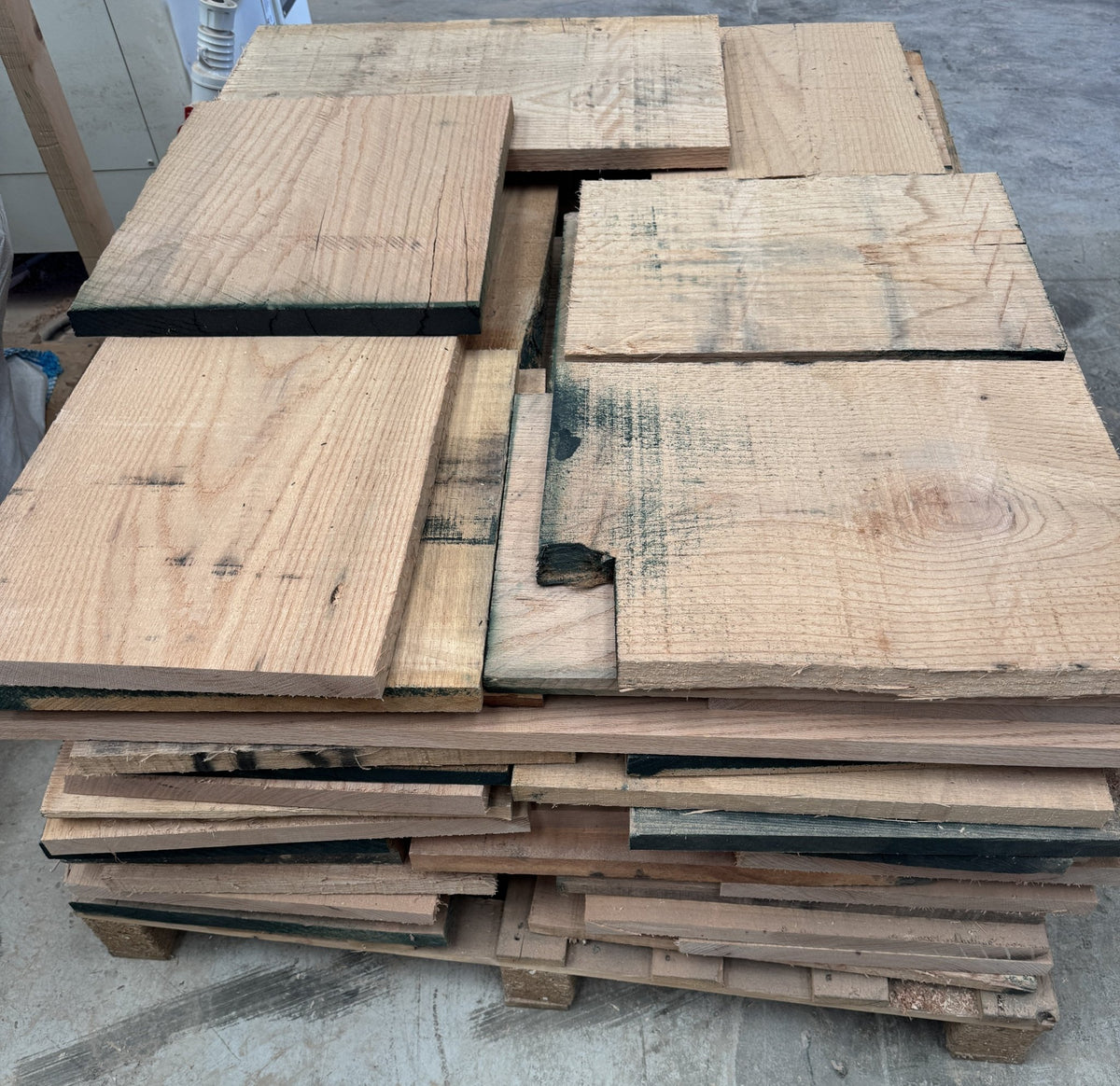 Joinery Solid Oak Wood Kiln Dried Off-cuts Palet - Hardwood Yard