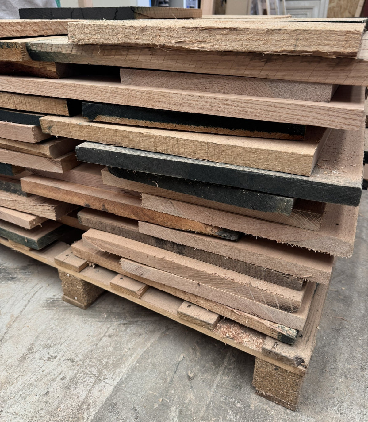 Joinery Solid Oak Wood Kiln Dried Off-cuts Palet - Hardwood Yard